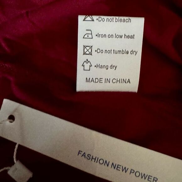 NWT (XL) burgundy criss-cross lattice V-neck long sleeve top - Picture 4 of 5